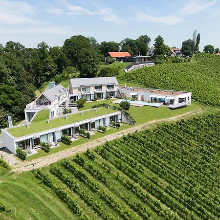 Hideaway An Der Weinstrasse - Pool & Sauna - Apartments Anderlage Spielfeld Esterno foto