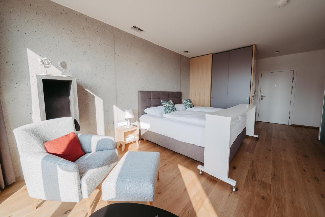 Hideaway An Der Weinstrasse - Pool & Sauna - Apartments Anderlage Spielfeld Esterno foto