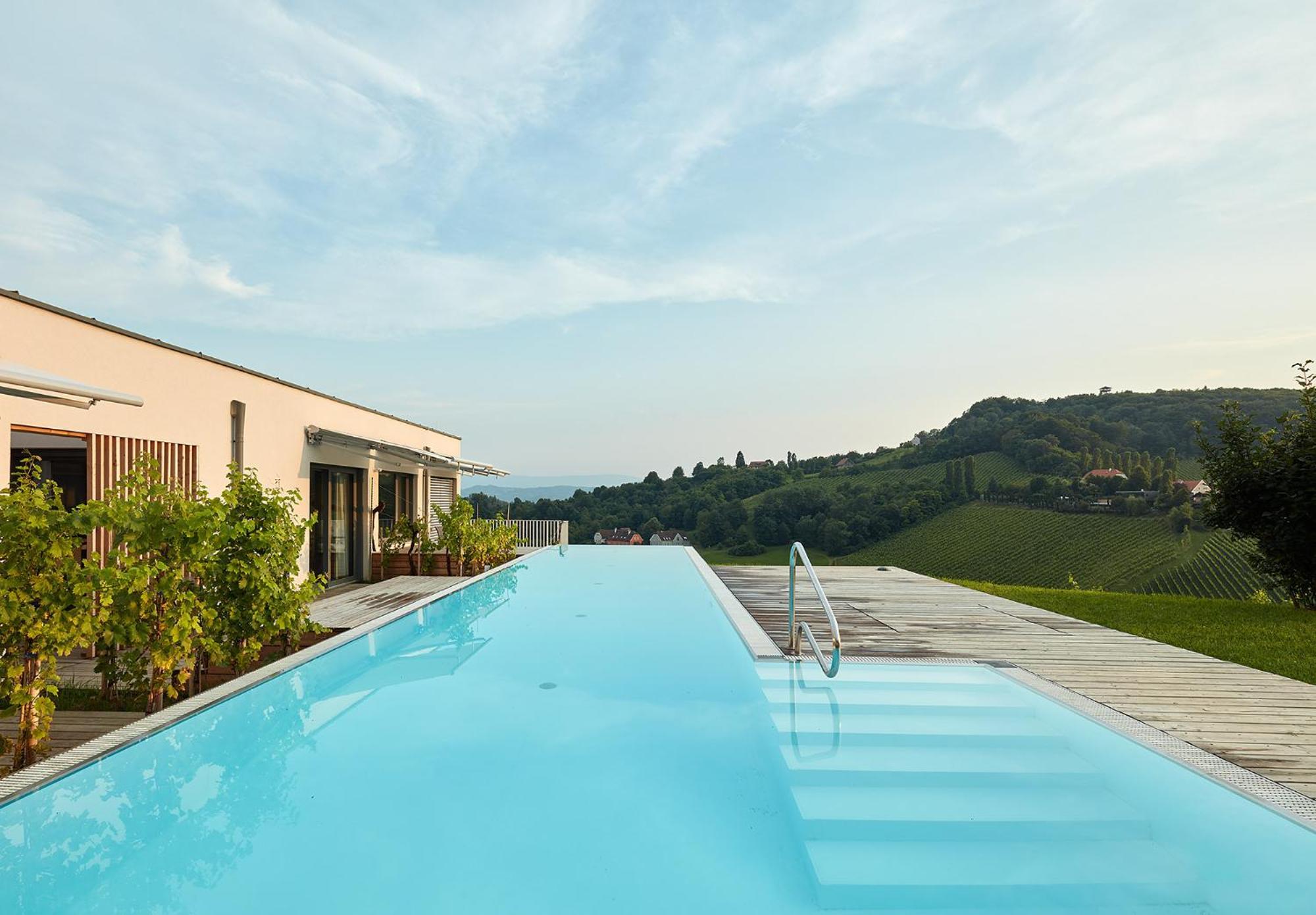 Hideaway An Der Weinstrasse - Pool & Sauna - Apartments Anderlage Spielfeld Esterno foto