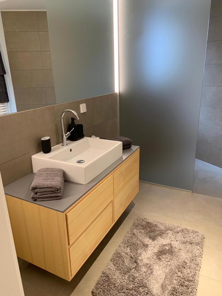 Hideaway An Der Weinstrasse - Pool & Sauna - Apartments Anderlage Spielfeld Esterno foto