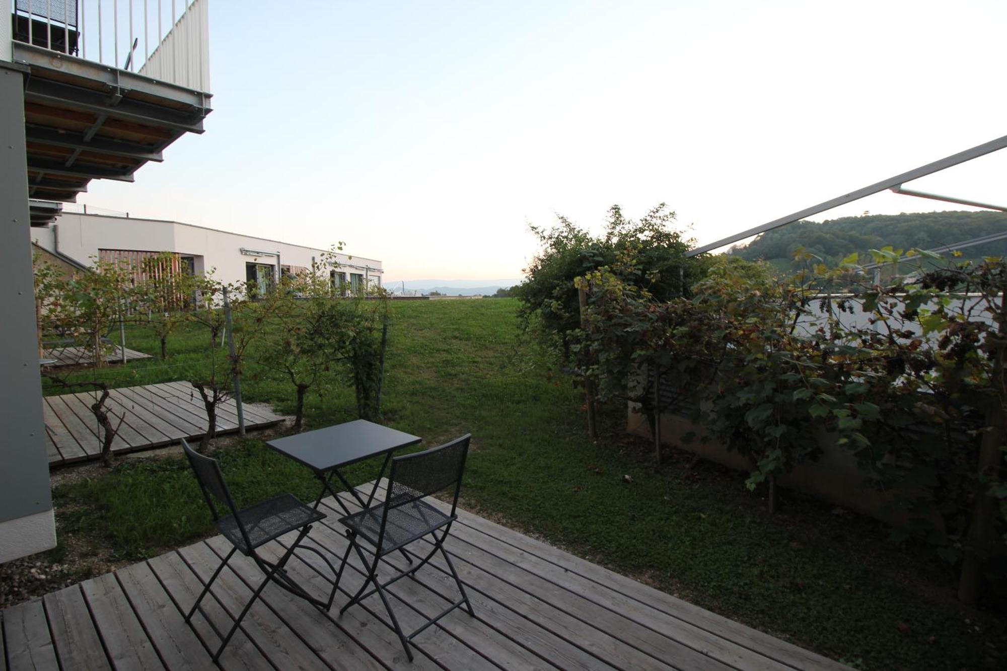 Hideaway An Der Weinstrasse - Pool & Sauna - Apartments Anderlage Spielfeld Camera foto