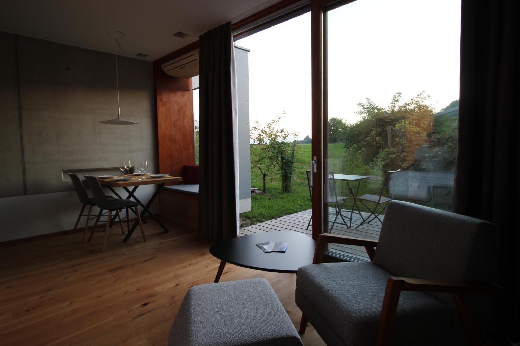 Hideaway An Der Weinstrasse - Pool & Sauna - Apartments Anderlage Spielfeld Camera foto